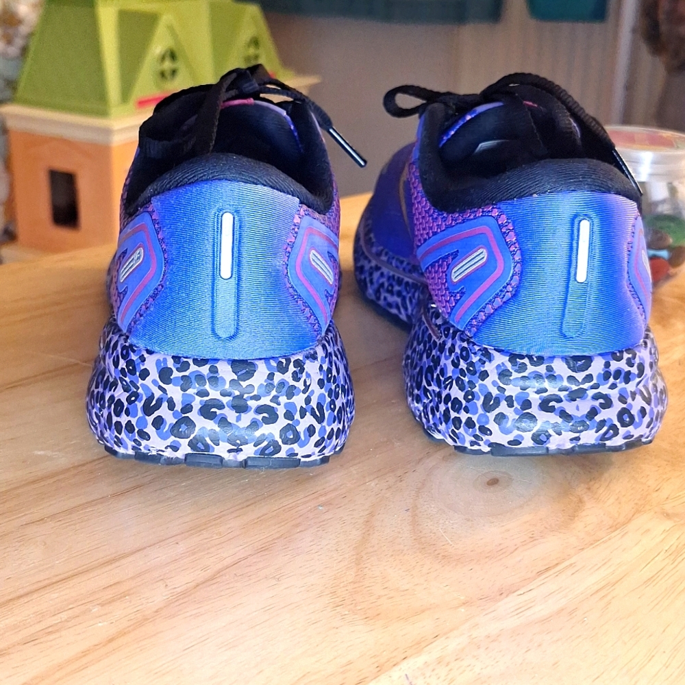 Brooks Blue and Purple Leopard-Print Women's Running Shoes - Picture 8 of 11